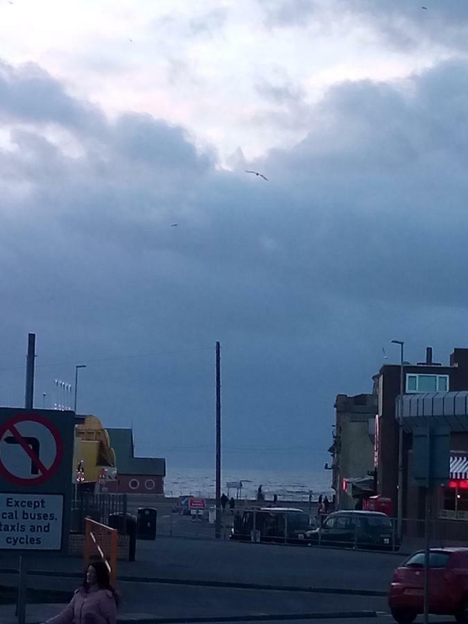 The Honley Hotel Blackpool Buitenkant foto